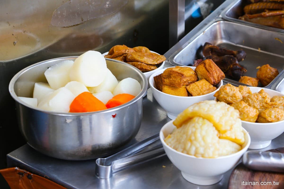佛系「水餃3.5元」地點曝!乾麵、湯麵不超過50元,免費飲料、銅板價吃飽飽 佛系「水餃3.5元」地點曝!乾麵、湯麵不超過50元,免費飲料、銅板價吃飽飽