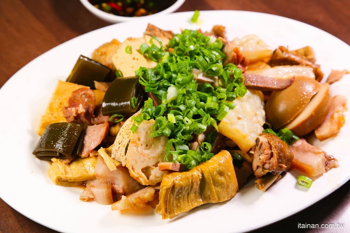 佛系「水餃3.5元」地點曝!乾麵、湯麵不超過50元,免費飲料、銅板價吃飽飽 佛系「水餃3.5元」地點曝!乾麵、湯麵不超過50元,免費飲料、銅板價吃飽飽