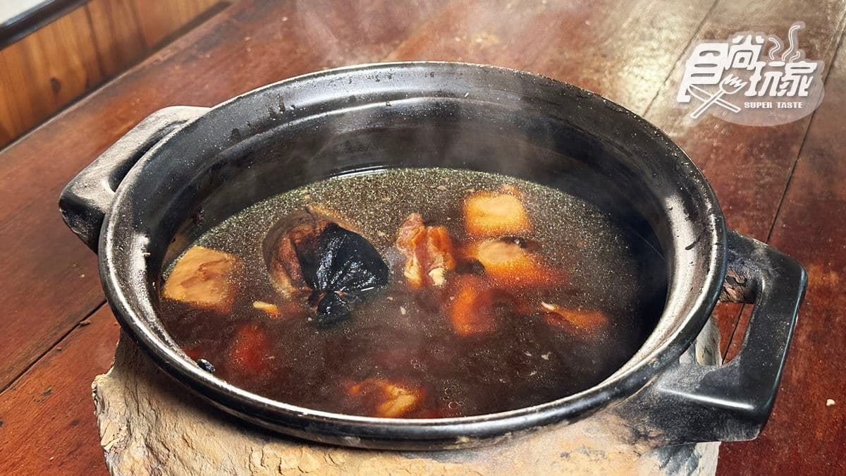 燻燒3天3夜!嘉義最頂「土窯羊肉爐」湯頭超濃郁,Q嫩肉質一咬化開