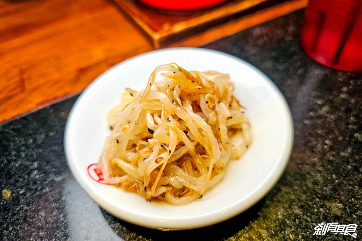 無限續高麗菜、醃菜!215元起爽嗑「最強豚骨拉麵」,加碼免費吃唐揚雞 無限續高麗菜、醃菜!215元起爽嗑「最強豚骨拉麵」,加碼免費吃唐揚雞