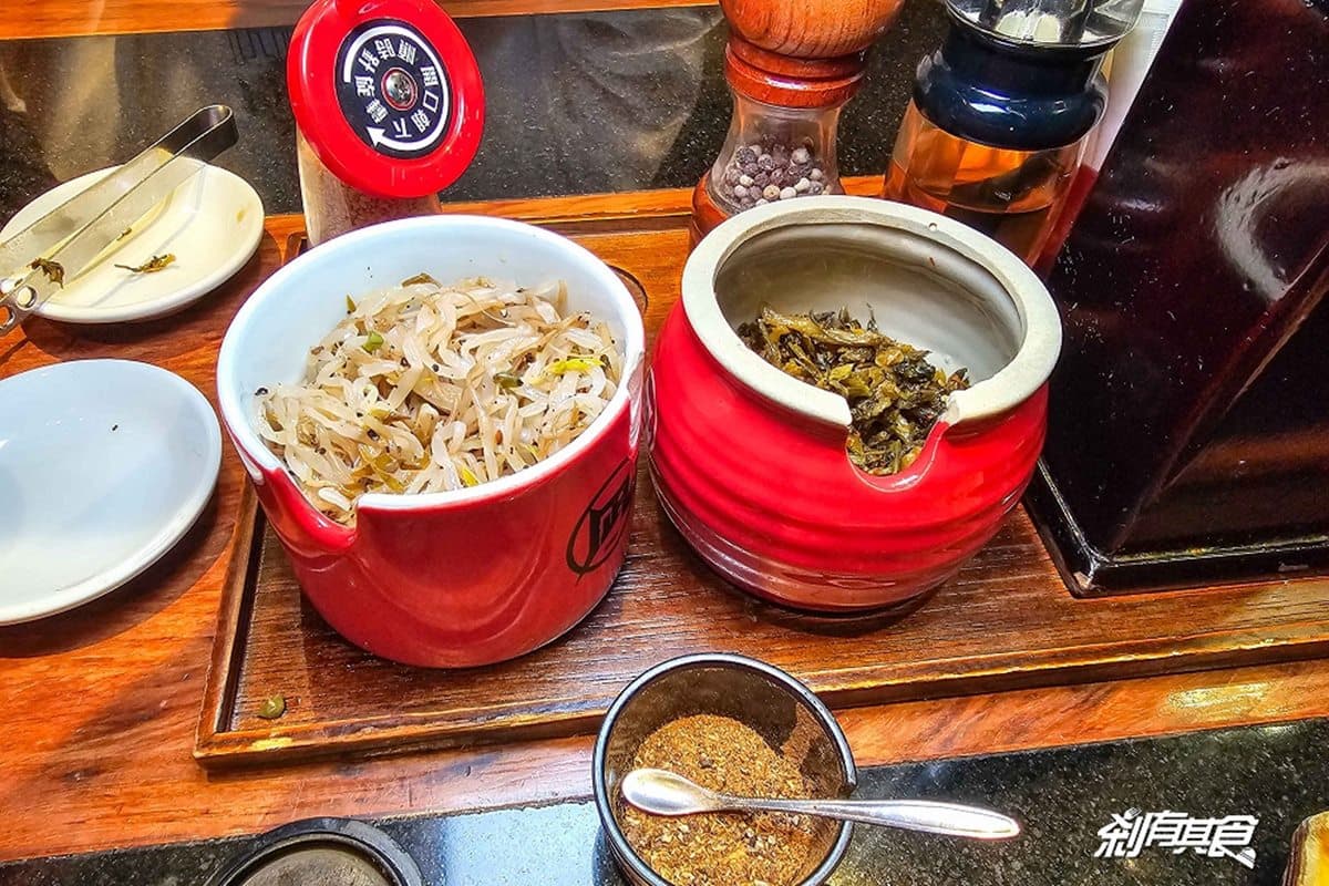 無限續高麗菜、醃菜!215元起爽嗑「最強豚骨拉麵」,加碼免費吃唐揚雞 無限續高麗菜、醃菜!215元起爽嗑「最強豚骨拉麵」,加碼免費吃唐揚雞