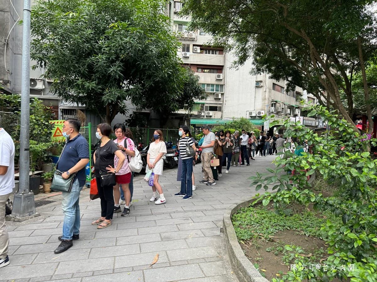 台北最狂「排隊肉圓」!超難買聞名、限量晚來吃不到,老饕狂掃50顆 台北最狂「排隊肉圓」!超難買聞名、限量晚來吃不到,老饕狂掃50顆