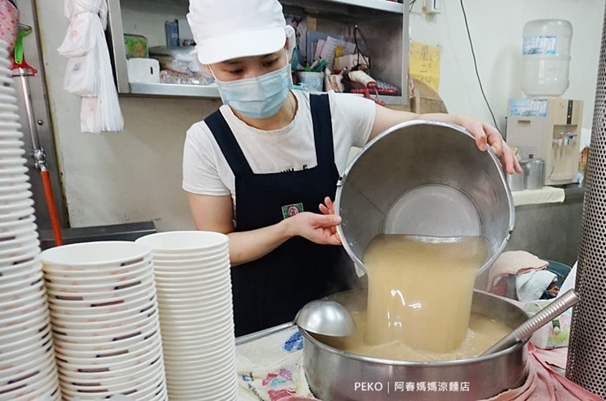 南機場最強涼麵早餐!便宜大分量在地最愛,還沒開門就排隊、想吃先等1小時 南機場最強涼麵早餐!便宜大分量在地最愛,還沒開門就排隊、想吃先等1小時