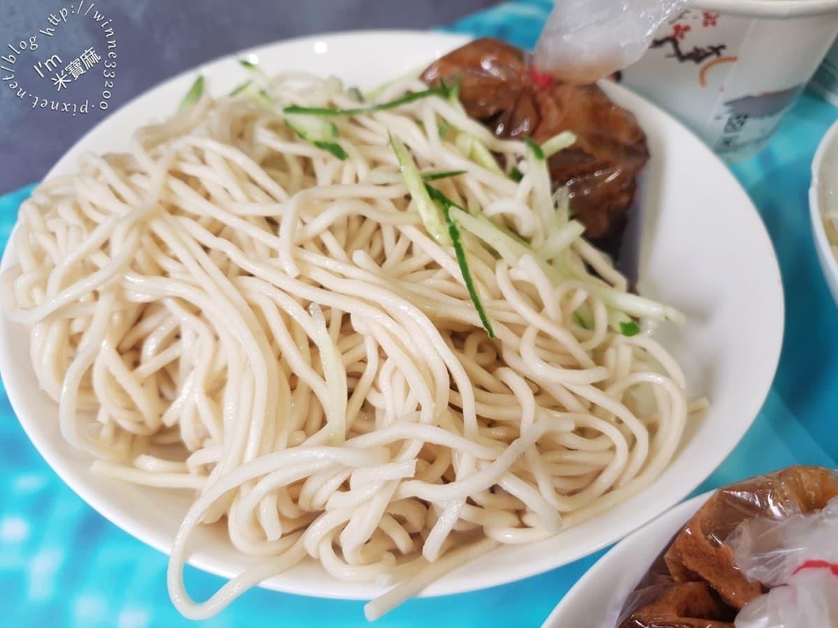 南機場最強涼麵早餐!便宜大分量在地最愛,還沒開門就排隊、想吃先等1小時 南機場最強涼麵早餐!便宜大分量在地最愛,還沒開門就排隊、想吃先等1小時