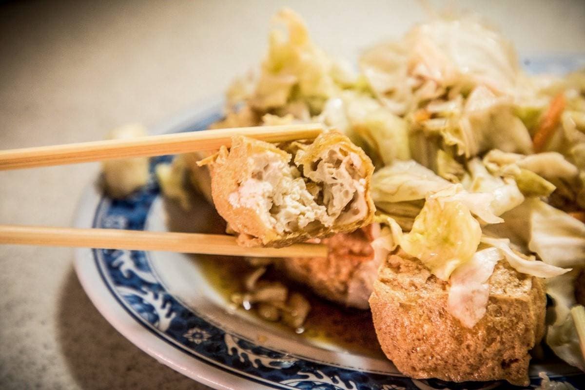 號稱「臭豆腐南霸天」!酥香唰嘴只點1份會後悔,超夯人氣整天狂炸不停歇 號稱「臭豆腐南霸天」!酥香唰嘴只點1份會後悔,超夯人氣整天狂炸不停歇
