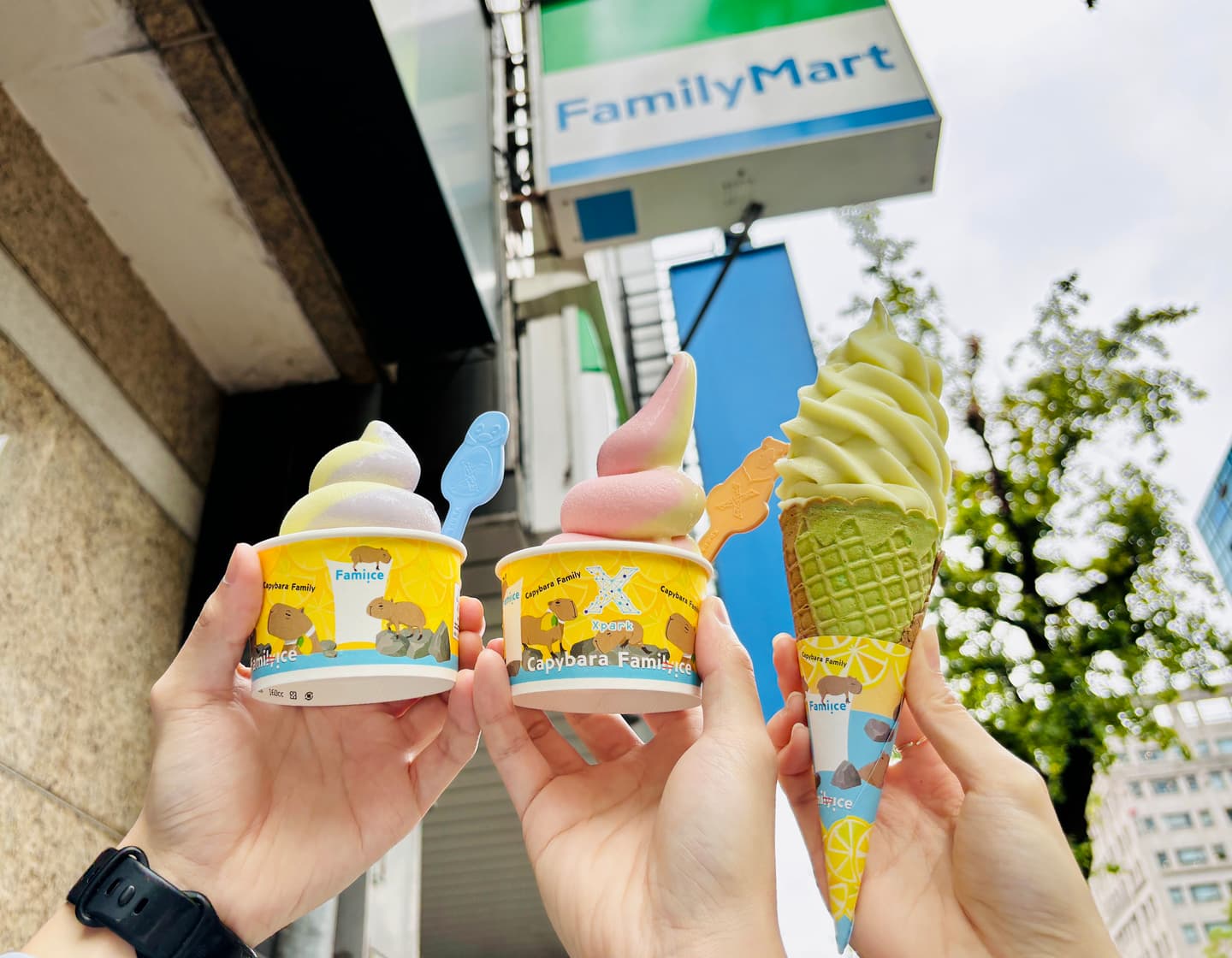 全家連3天霜淇淋買一送一!獨家小新杯麵6折,再搶7-11西西里咖啡2杯99元 全家連3天霜淇淋買一送一!獨家小新杯麵6折,再搶7-11西西里咖啡2杯99元
