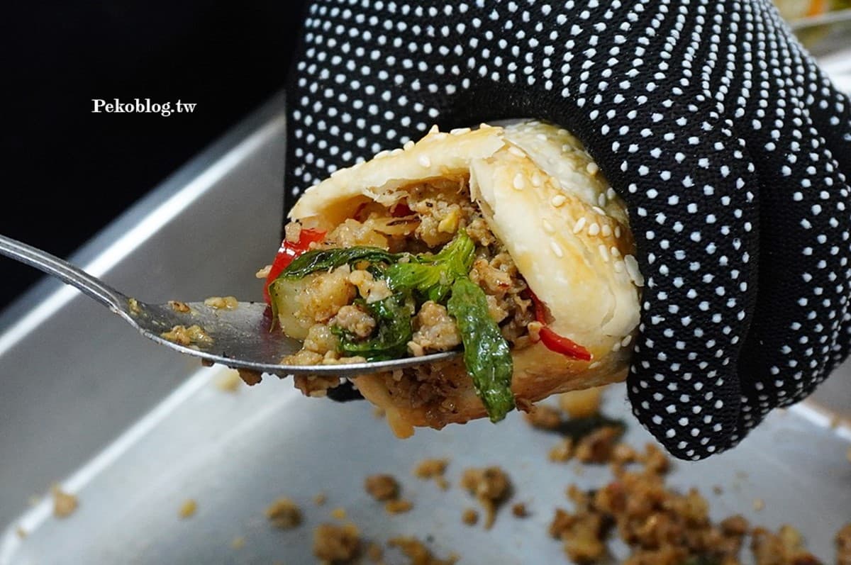 老字號蒙古烤肉「唐宮」還魂!二代燒餅店人氣超夯,香Q黑糖珍珠假日獨賣 老字號蒙古烤肉「唐宮」還魂!二代燒餅店人氣超夯,香Q黑糖珍珠假日獨賣
