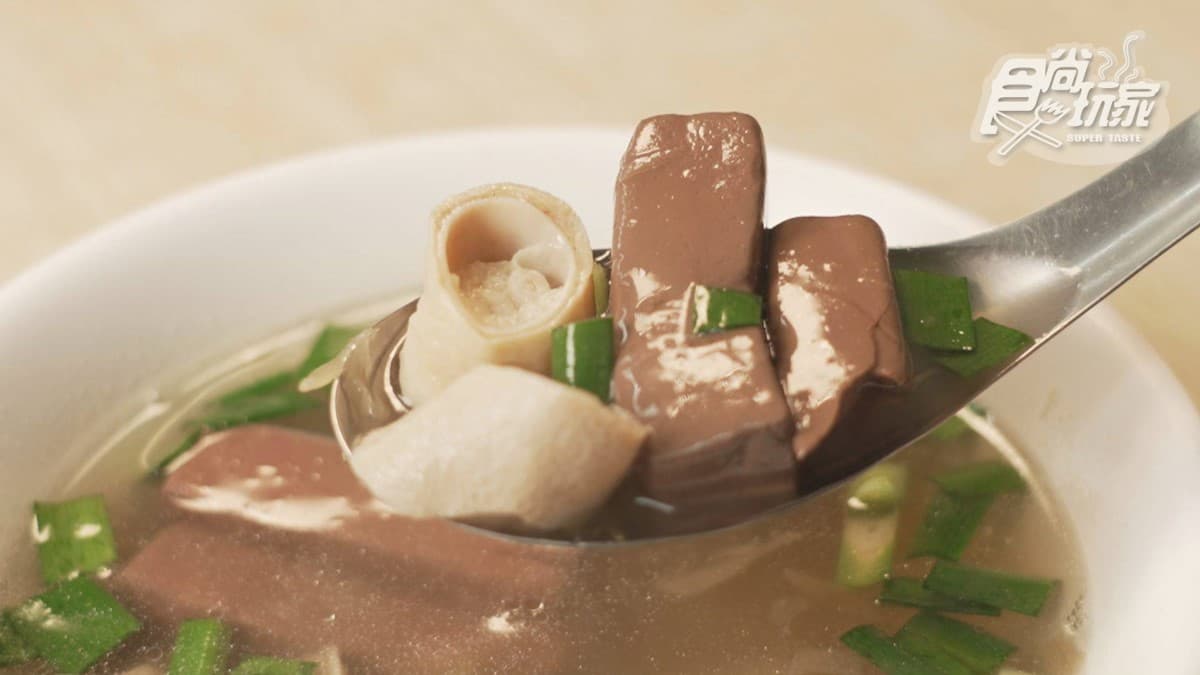 旗山老街「煎肉圓始祖」!豬油香煎外皮微焦恰恰,飽滿蔥肉餡沾特調醬超唰嘴 旗山老街「煎肉圓始祖」!豬油香煎外皮微焦恰恰,飽滿蔥肉餡沾特調醬超唰嘴