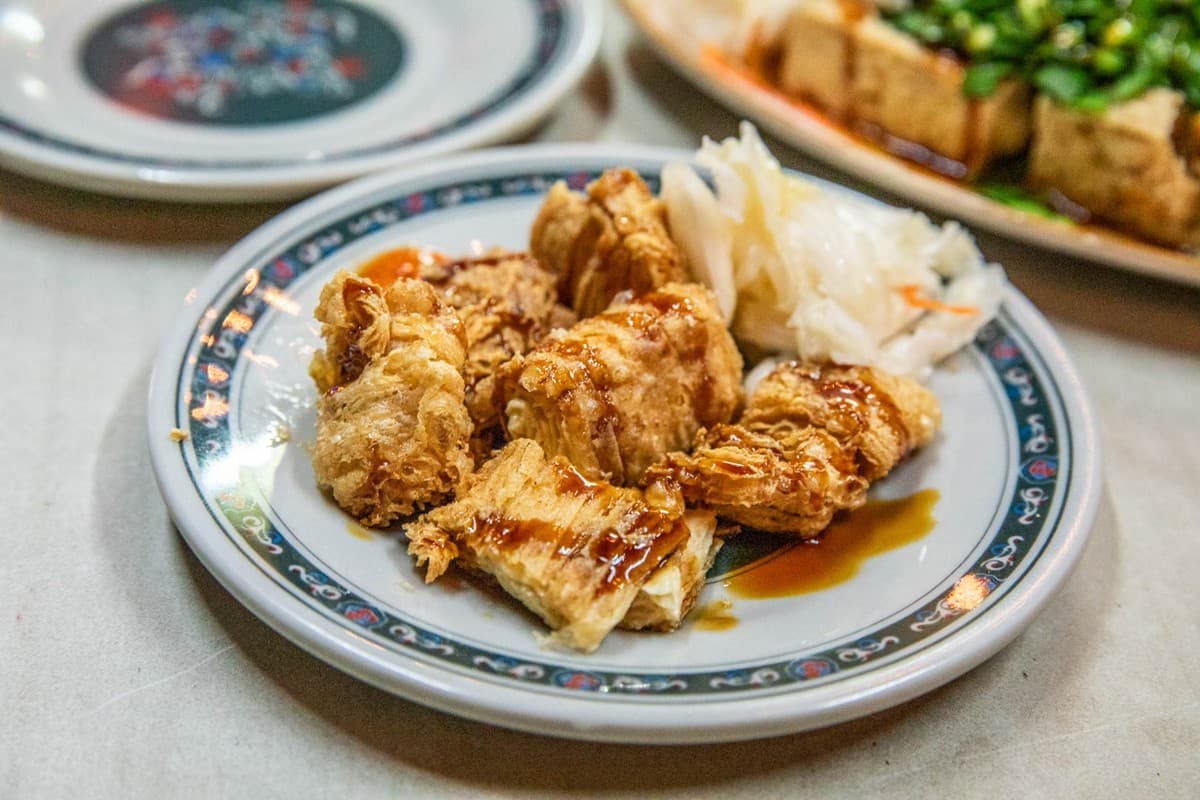 網推媲美「花蓮第一臭豆腐」!高分4.9星在地人超愛,滿滿韭菜尬泡菜超唰嘴 網推媲美「花蓮第一臭豆腐」!高分4.9星在地人超愛,滿滿韭菜尬泡菜超唰嘴