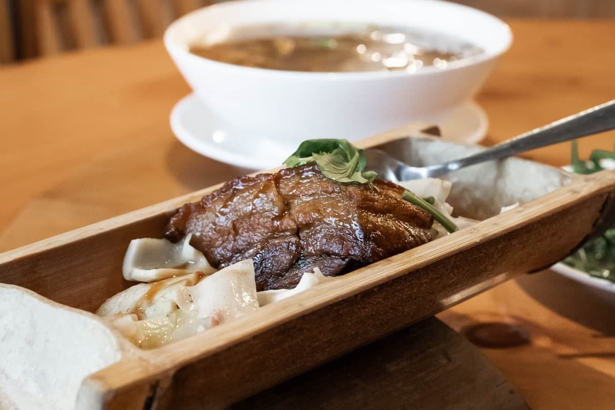 晚餐桂筍東坡肉超誘人!睡溪頭小木屋吸飽芬多精,順遊竹林祕境、妖怪村 晚餐桂筍東坡肉超誘人!睡溪頭小木屋吸飽芬多精,順遊竹林祕境、妖怪村