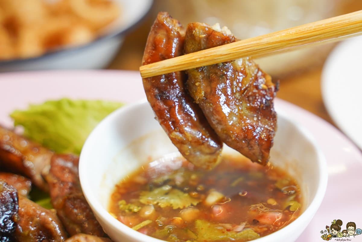 【新開店】泰國夜市搬來台!正宗泰式街頭小吃在高雄,爽嗑泰味燒烤、涼拌菜 【新開店】泰國夜市搬來台!正宗泰式街頭小吃在高雄,爽嗑泰味燒烤、涼拌菜