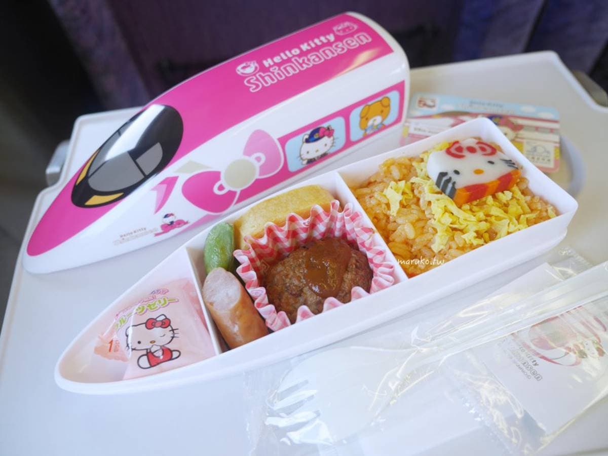 Hello Kitty新幹線列車開箱!限定車廂便當、站長公仔必搶,粉嫩夢幻內裝拍到飽 Hello Kitty新幹線列車開箱!限定車廂便當、站長公仔必搶,粉嫩夢幻內裝拍到飽