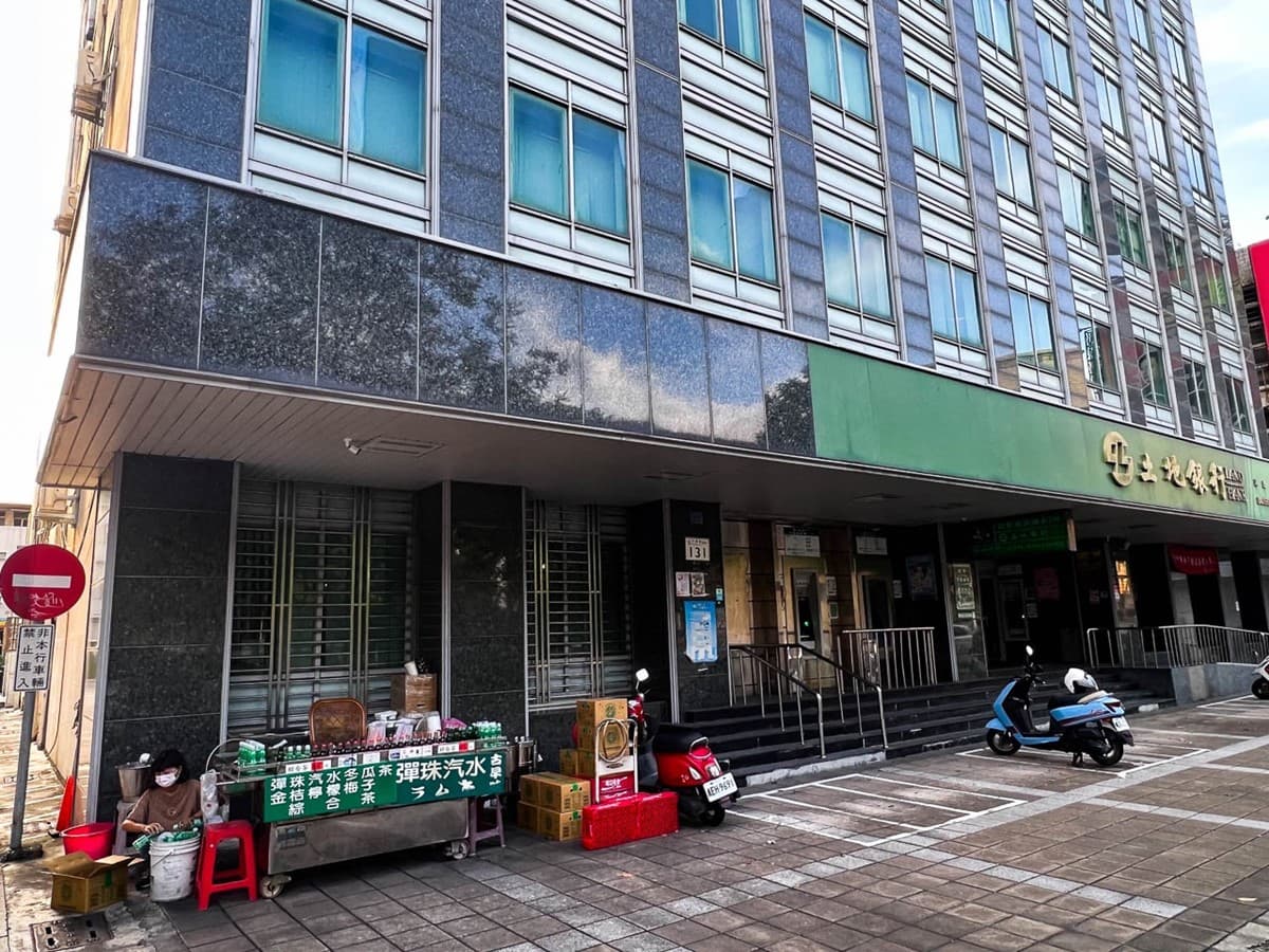 高雄超狂50年飲料攤!「混搭風彈珠汽水」在地人消暑必喝,獨門祕方全台唯一 高雄超狂50年飲料攤!「混搭風彈珠汽水」在地人消暑必喝,獨門祕方全台唯一