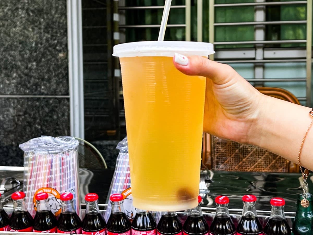 高雄超狂50年飲料攤!「混搭風彈珠汽水」在地人消暑必喝,獨門祕方全台唯一 高雄超狂50年飲料攤!「混搭風彈珠汽水」在地人消暑必喝,獨門祕方全台唯一