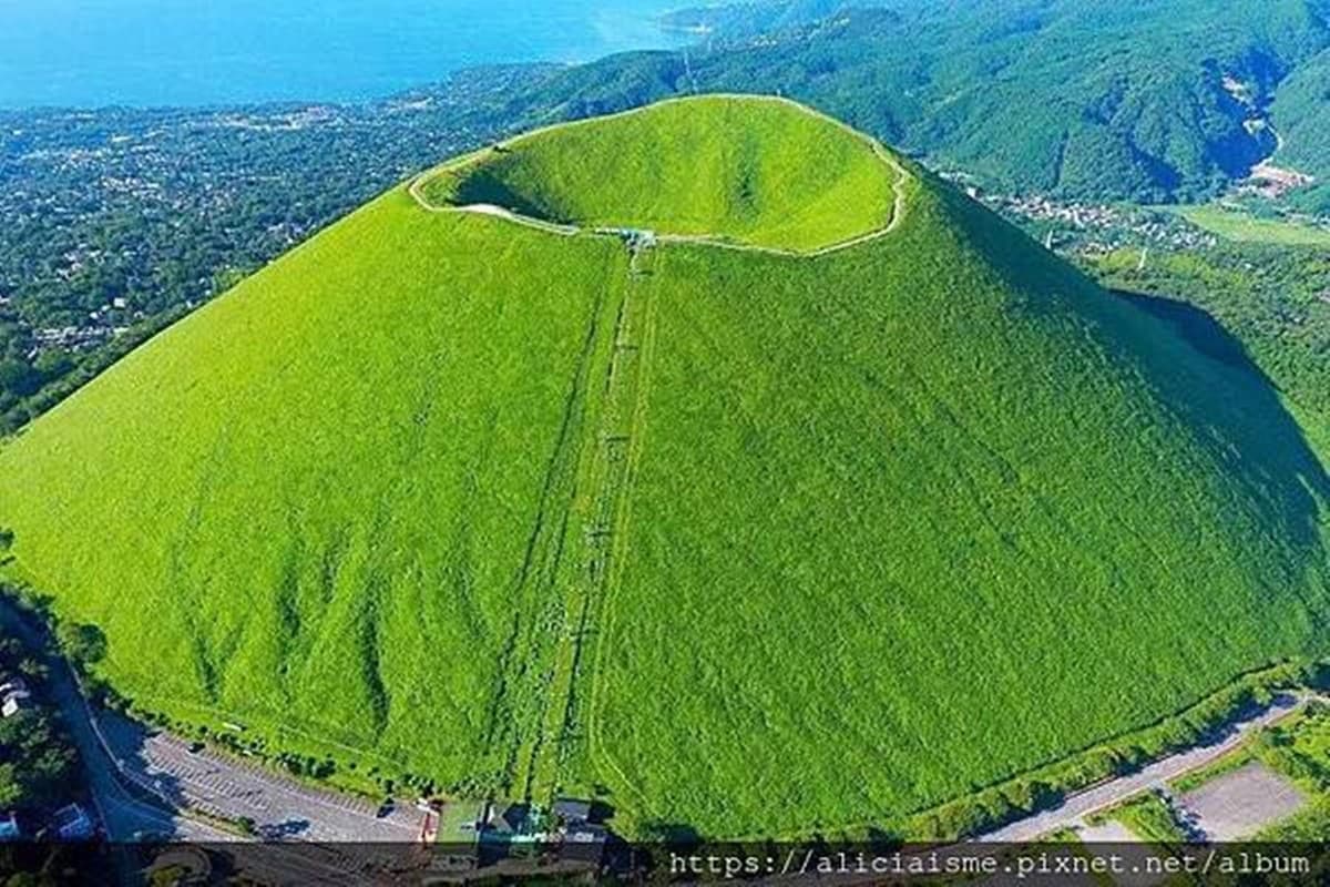 580公尺「抹茶布丁山」!欣賞雲中富士山,花百元還能體驗「放火燒山」 580公尺「抹茶布丁山」!欣賞雲中富士山,花百元還能體驗「放火燒山」