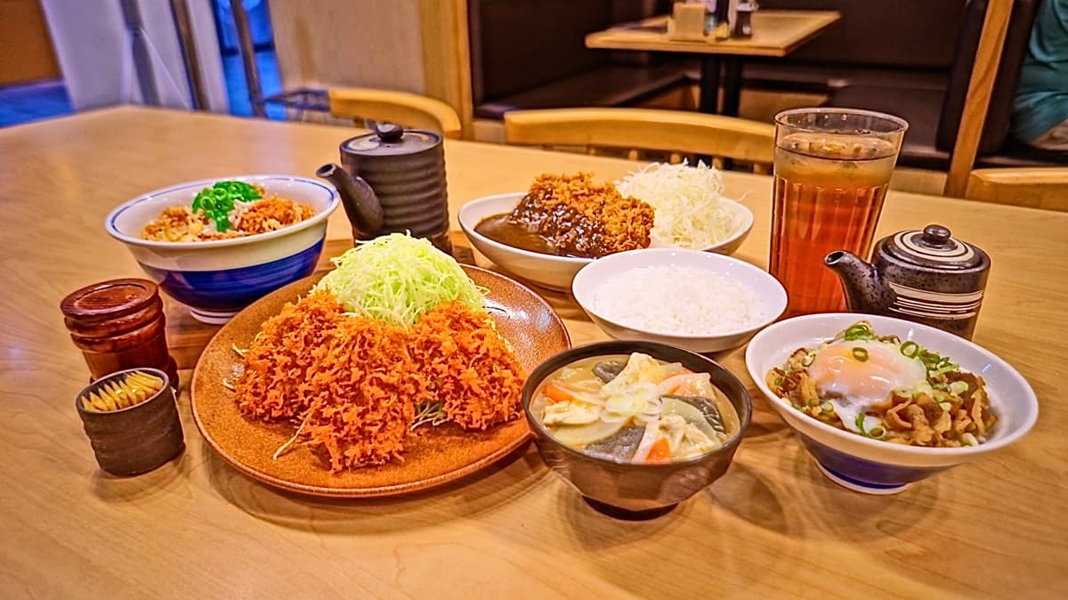 吉豚屋買一送一!憑證件免費送「腰內豬排」,壽喜燒牛丼+飲料只要99元爽吃 吉豚屋買一送一!憑證件免費送「腰內豬排」,壽喜燒牛丼+飲料只要99元爽吃