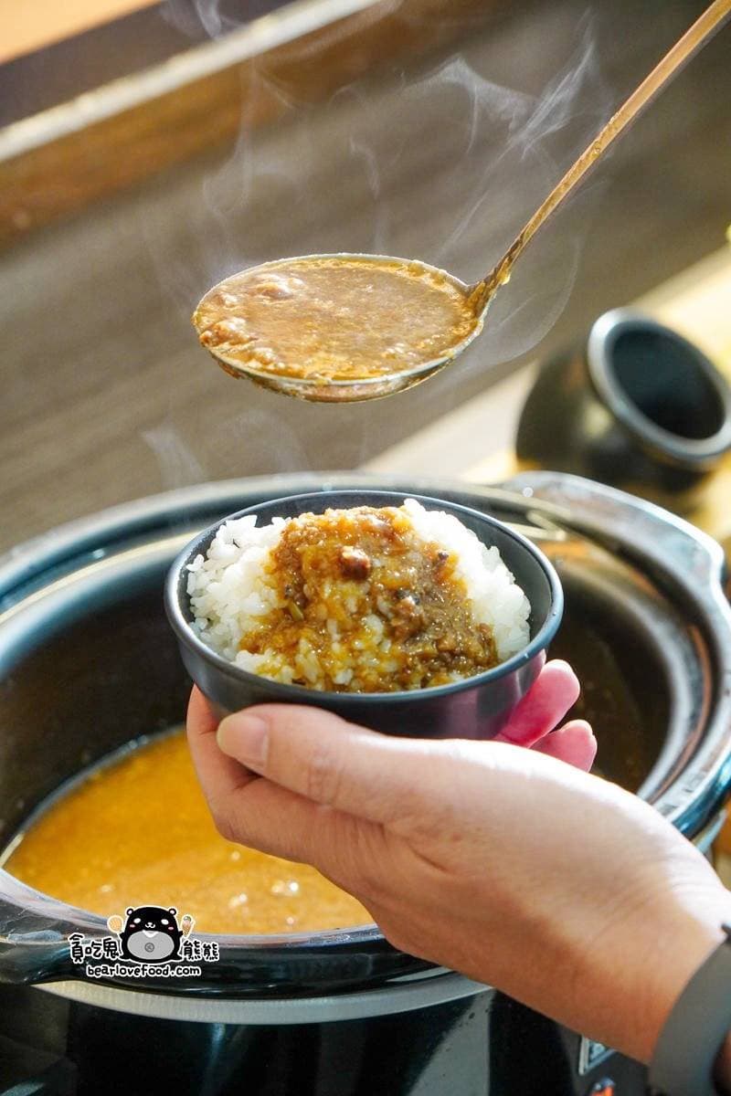 鐵板麵免費續加吃到飽!高雄平價牛排290元起,自助吧肉燥飯、牛肉湯無限吃 鐵板麵免費續加吃到飽!高雄平價牛排290元起,自助吧肉燥飯、牛肉湯無限吃