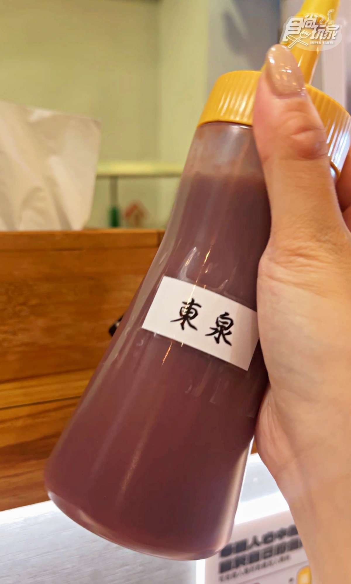 免費「滿料雞湯」無限喝!台中超夯「炸蛋滷肉飯」開門就排爆,百元內吃飽飽 免費「滿料雞湯」無限喝!台中超夯「炸蛋滷肉飯」開門就排爆,百元內吃飽飽