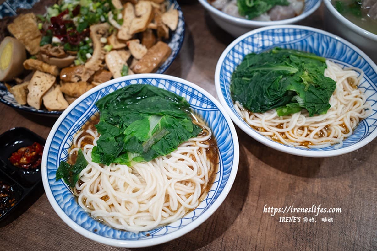 夜貓最愛「東引快刀手」插旗三重!牛油麻醬麵銷魂噴香,超強滷味每桌必點 夜貓最愛「東引快刀手」插旗三重!牛油麻醬麵銷魂噴香,超強滷味每桌必點