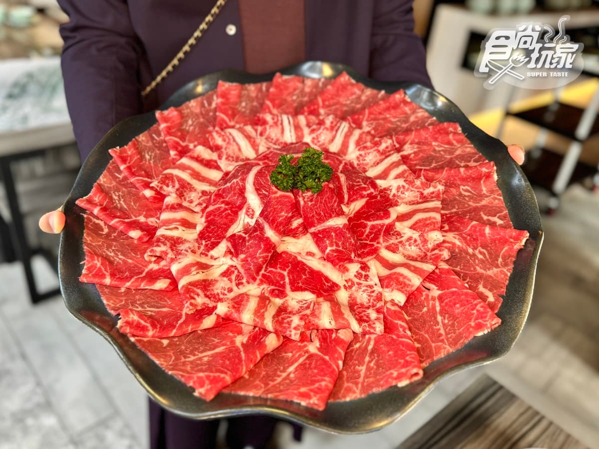 青花驕x故宮聯名來了!188元爽嗑「翠玉白菜+肉形石」,加碼免費送白桃烏龍 青花驕x故宮聯名來了!188元爽嗑「翠玉白菜+肉形石」,加碼免費送白桃烏龍