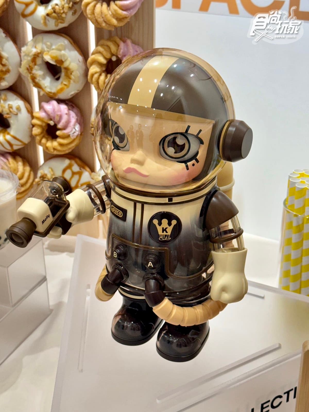 免費逛「POP MART珍奶公仔」特展!爽抽台灣限定珍奶MOLLY、玩拍貼機 免費逛「POP MART珍奶公仔」特展!爽抽台灣限定珍奶MOLLY、玩拍貼機