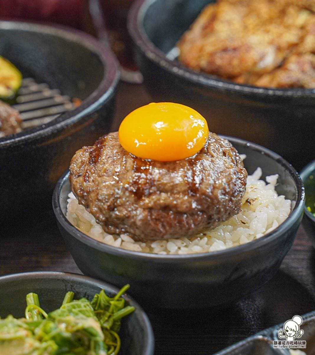高雄也有銷魂漢堡排!炭香迷人一咬會爆汁,尬生蛋黃、松露白醬3種吃法任選 高雄也有銷魂漢堡排!炭香迷人一咬會爆汁,尬生蛋黃、松露白醬3種吃法任選