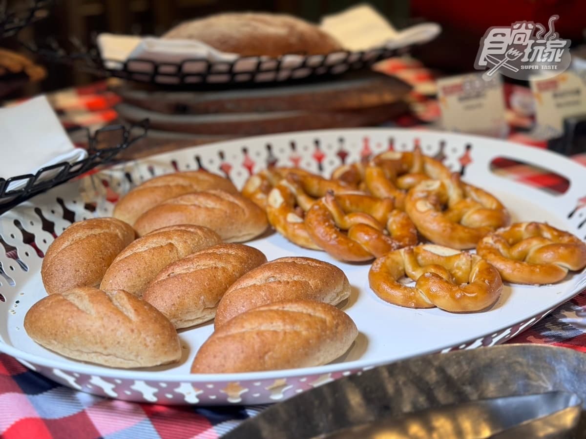 脆皮豬腳、啤酒蝦無限吃!台北Buffet德國季只到10月底,還有生啤酒暢飲 脆皮豬腳、啤酒蝦無限吃!台北Buffet德國季只到10月底,還有生啤酒暢飲