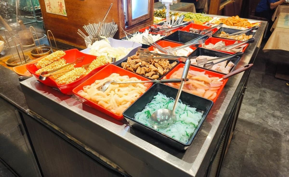 340元起「自助吧」吃到飽!新北超低調平價牛排,熱炒熟食、蒸炸點心無限吃 340元起「自助吧」吃到飽!新北超低調平價牛排,熱炒熟食、蒸炸點心無限吃
