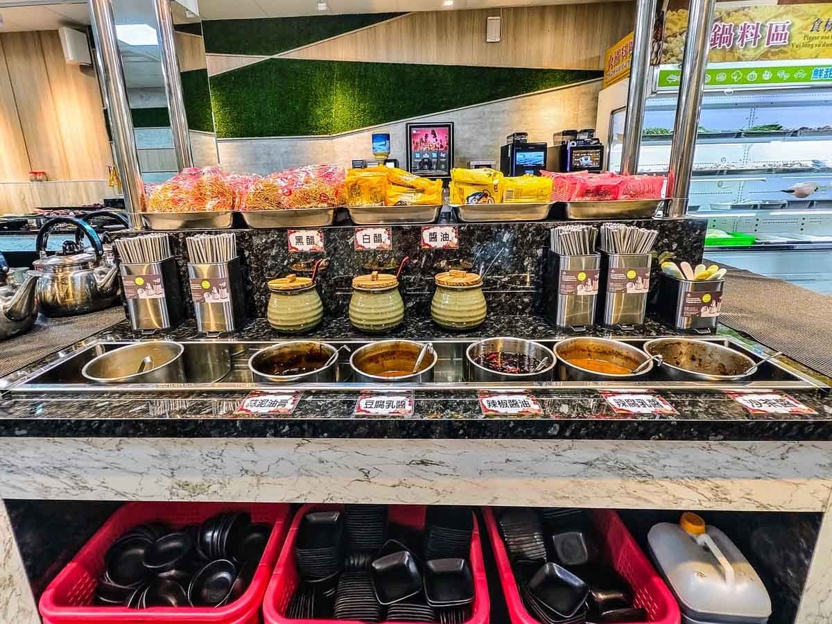 【新開店】桃園最狂「羊肉爐+牛肉吃到飽」!580元爽嗑百種食材、免服務費 【新開店】桃園最狂「羊肉爐+牛肉吃到飽」!580元爽嗑百種食材、免服務費