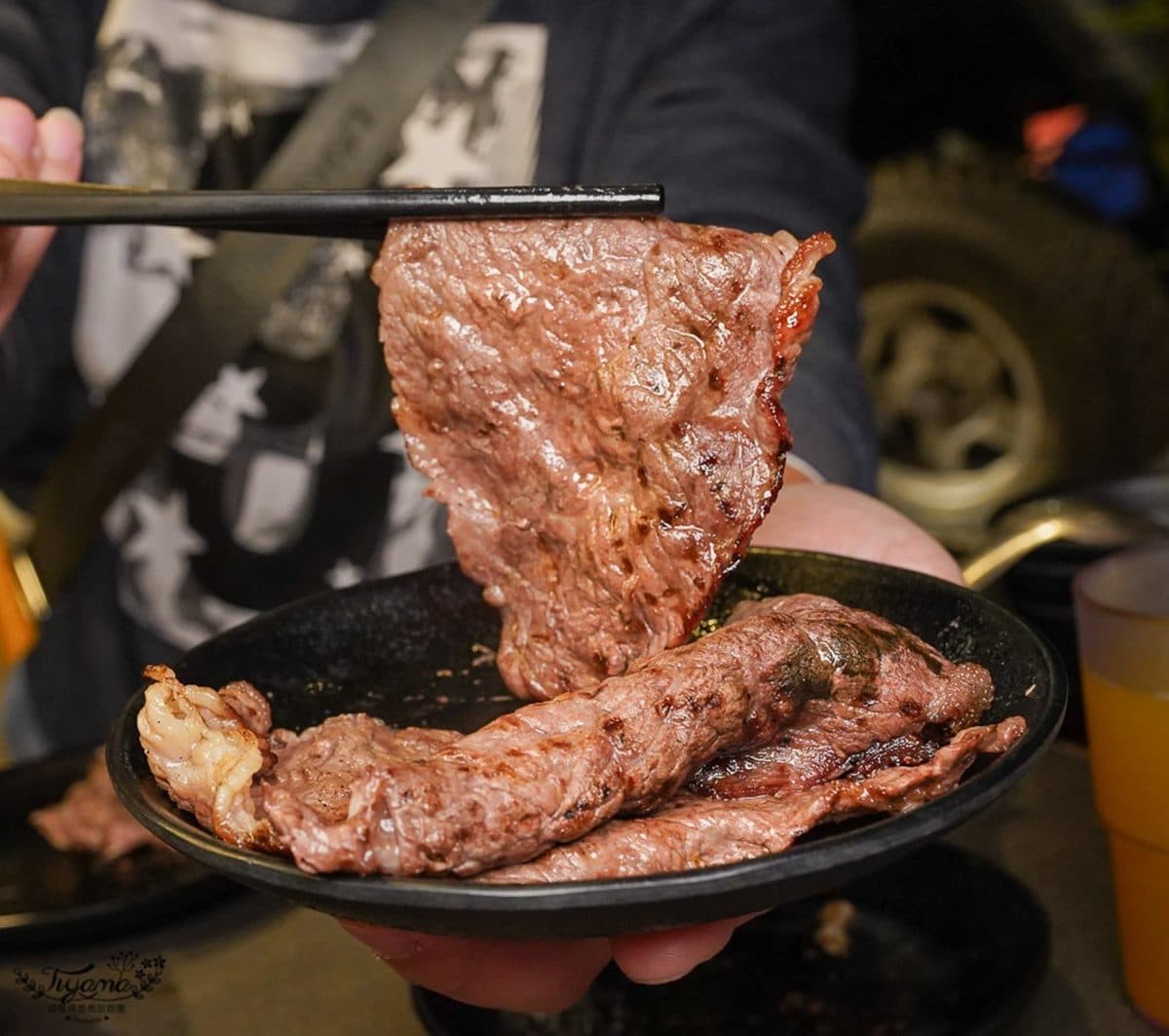 台南「火烤兩吃」吃到飽!爽嗑海鮮、哈根達斯百種食材,還能打卡2層樓暴龍 台南「火烤兩吃」吃到飽!爽嗑海鮮、哈根達斯百種食材,還能打卡2層樓暴龍