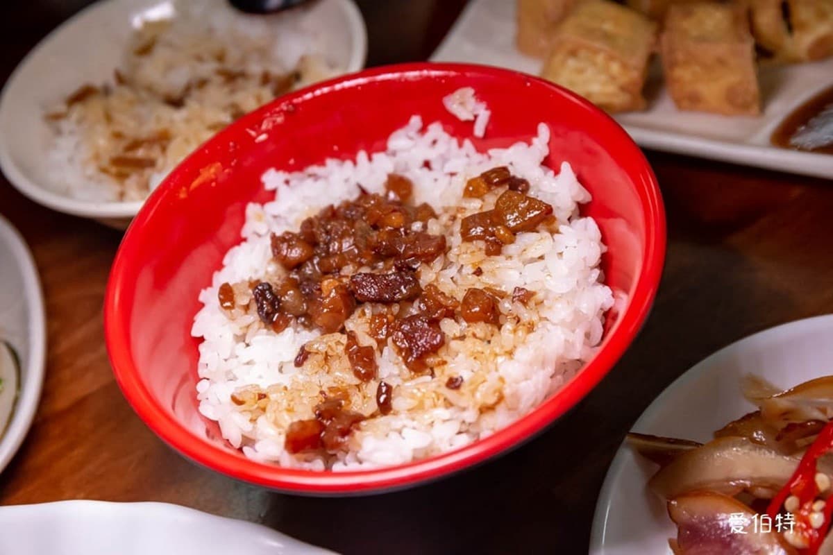 桃園人激推「銷魂廣式燒鵝」!皮脆肉嫩又多汁,超經典「韭菜炒鵝腸」也必吃 桃園人激推「銷魂廣式燒鵝」!皮脆肉嫩又多汁,超經典「韭菜炒鵝腸」也必吃