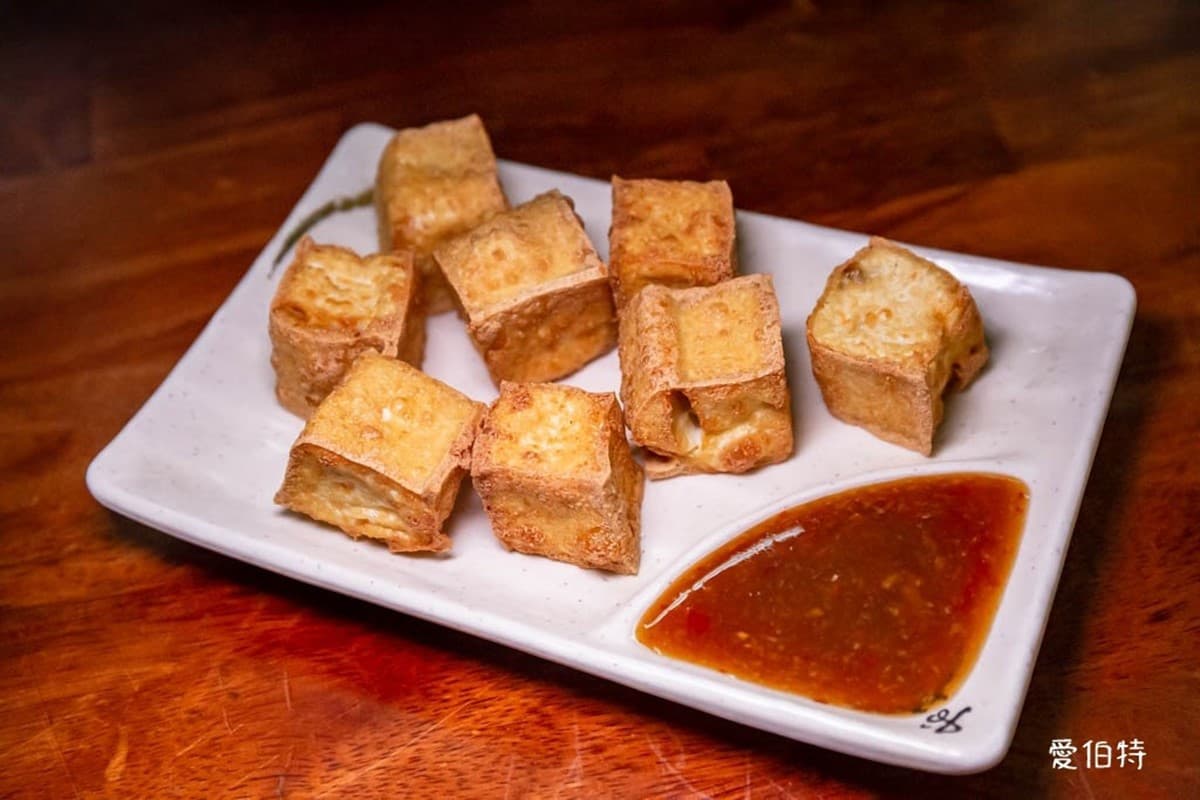 桃園人激推「銷魂廣式燒鵝」!皮脆肉嫩又多汁,超經典「韭菜炒鵝腸」也必吃 桃園人激推「銷魂廣式燒鵝」!皮脆肉嫩又多汁,超經典「韭菜炒鵝腸」也必吃