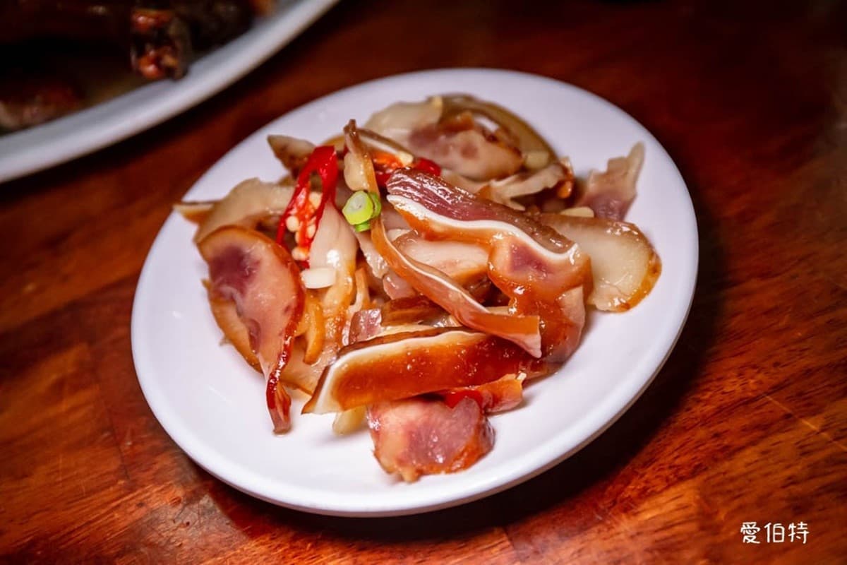 桃園人激推「銷魂廣式燒鵝」!皮脆肉嫩又多汁,超經典「韭菜炒鵝腸」也必吃 桃園人激推「銷魂廣式燒鵝」!皮脆肉嫩又多汁,超經典「韭菜炒鵝腸」也必吃