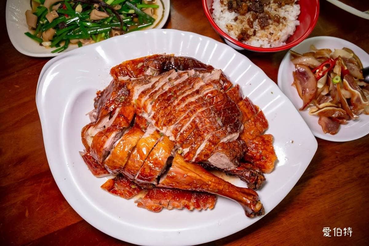 桃園人激推「銷魂廣式燒鵝」!皮脆肉嫩又多汁,超經典「韭菜炒鵝腸」也必吃 桃園人激推「銷魂廣式燒鵝」!皮脆肉嫩又多汁,超經典「韭菜炒鵝腸」也必吃