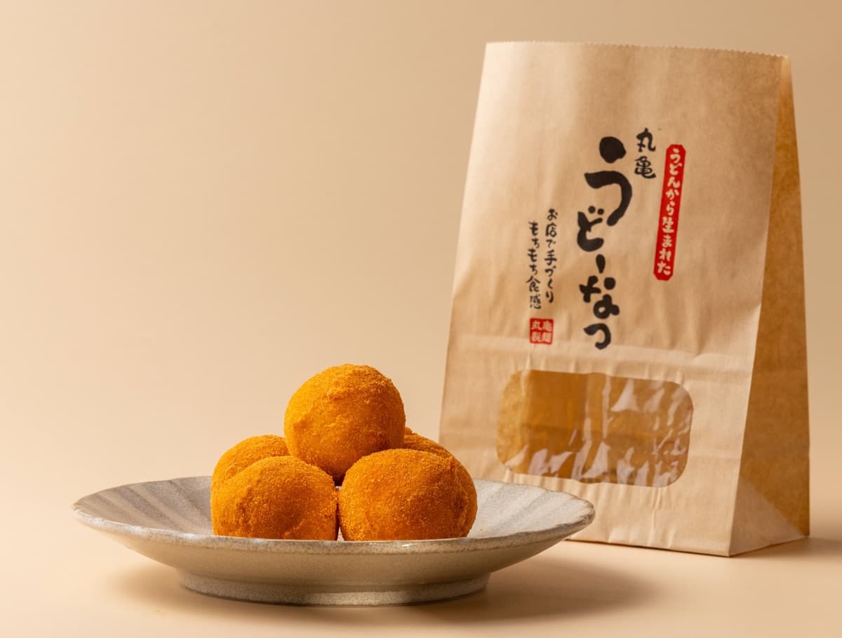 「丸亀製麵」快閃買一送一!最低37元爽嗑烏龍麵,加碼免費送「烏龍Q拿滋」 「丸亀製麵」快閃買一送一!最低37元爽嗑烏龍麵,加碼免費送「烏龍Q拿滋」