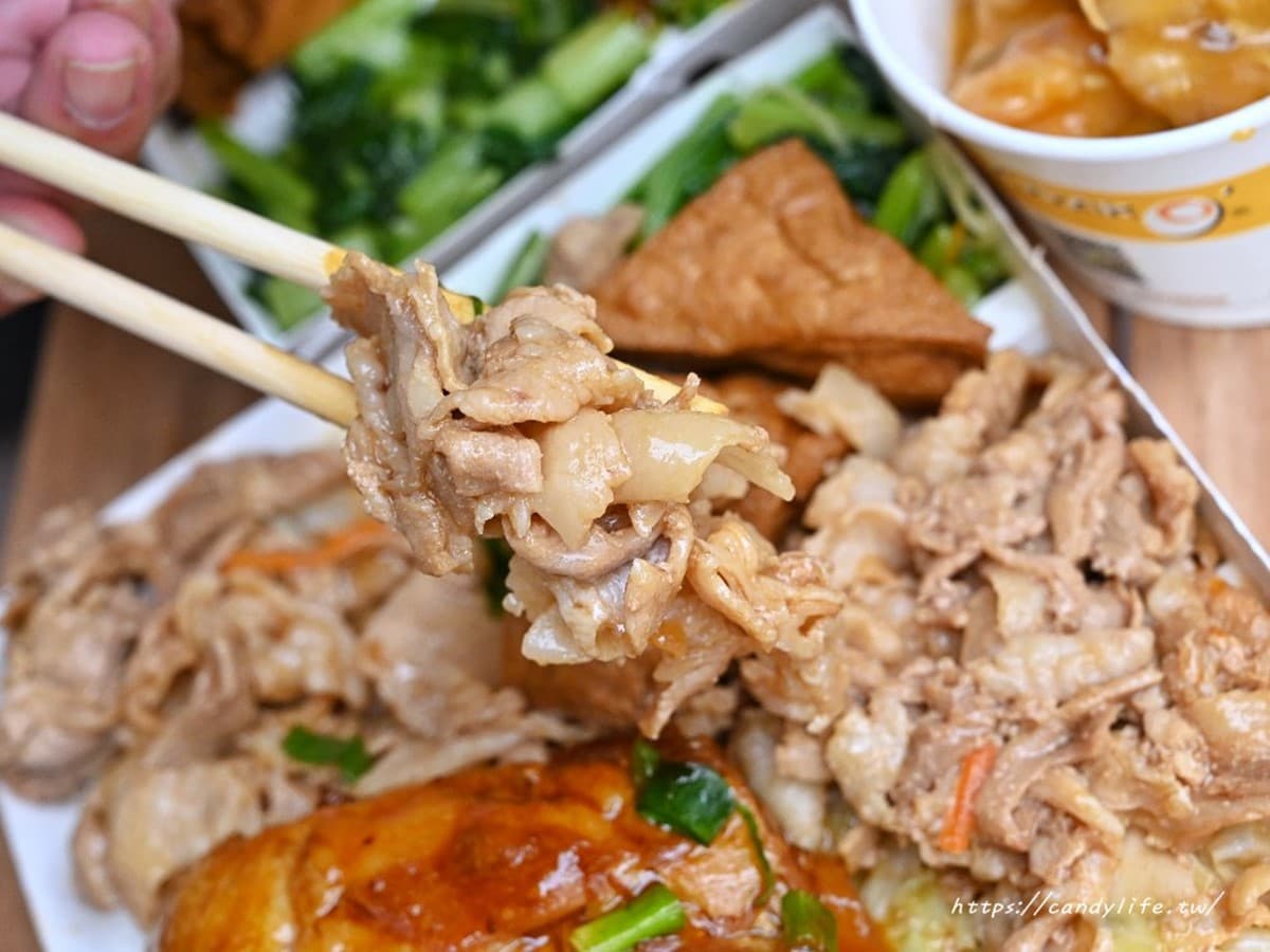 台中人激推「排隊便當」!蒜泥白肉高CP值肉量多,紅燒排骨、蔥油雞腿也必點 台中人激推「排隊便當」!蒜泥白肉高CP值肉量多,紅燒排骨、蔥油雞腿也必點