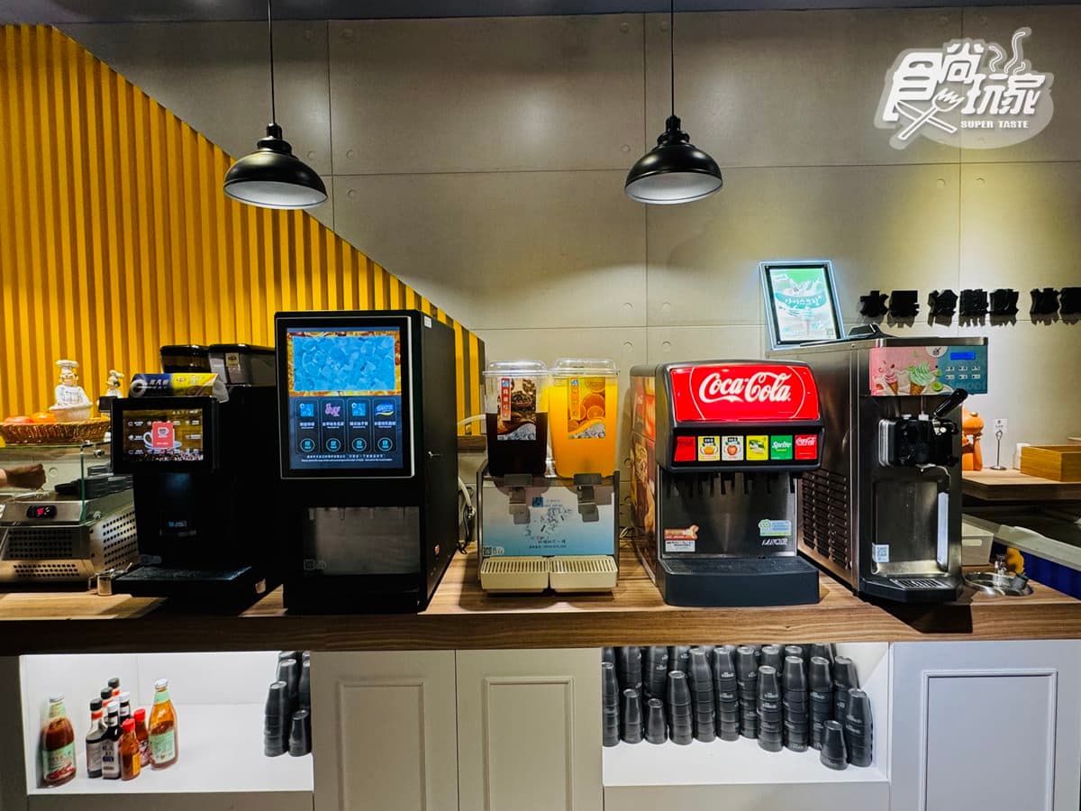 299元爽嗑牛排+自助吧!全台首家「貴族世家mini」,披薩、炸物、水果無限嗑 299元爽嗑牛排+自助吧!全台首家「貴族世家mini」,披薩、炸物、水果無限嗑