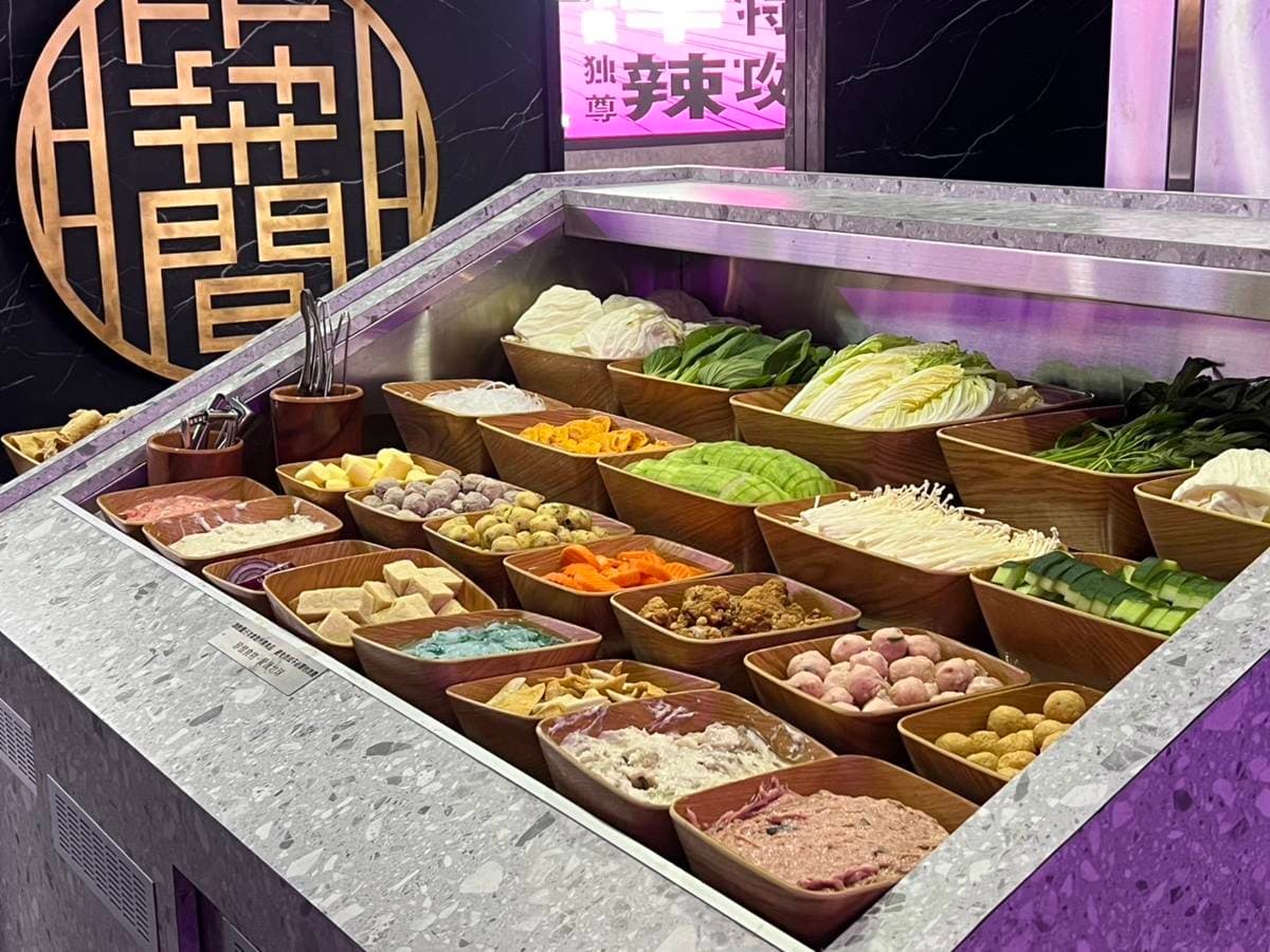 台北第2間「築間酸菜魚」開幕!215元起吃到飽,超過30款自助吧、飲料冰品任吃 台北第2間「築間酸菜魚」開幕!215元起吃到飽,超過30款自助吧、飲料冰品任吃