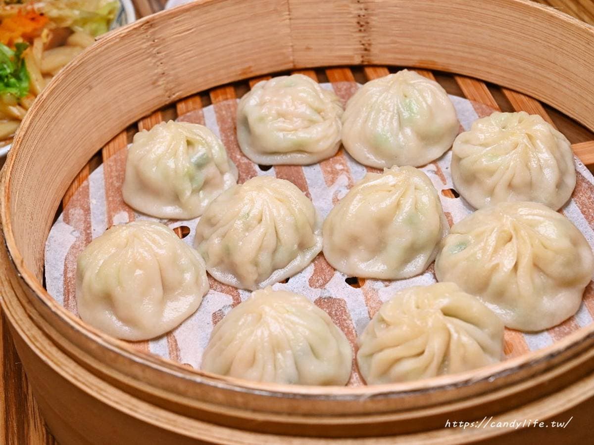 台中人好評激推!「蔬食版小籠湯包」媲美鼎泰豐,香Q炒烏龍滿滿都是料 台中人好評激推!「蔬食版小籠湯包」媲美鼎泰豐,香Q炒烏龍滿滿都是料