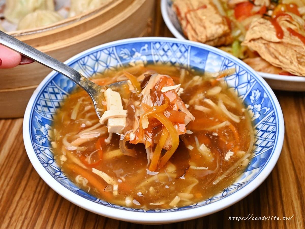 台中人好評激推!「蔬食版小籠湯包」媲美鼎泰豐,香Q炒烏龍滿滿都是料 台中人好評激推!「蔬食版小籠湯包」媲美鼎泰豐,香Q炒烏龍滿滿都是料