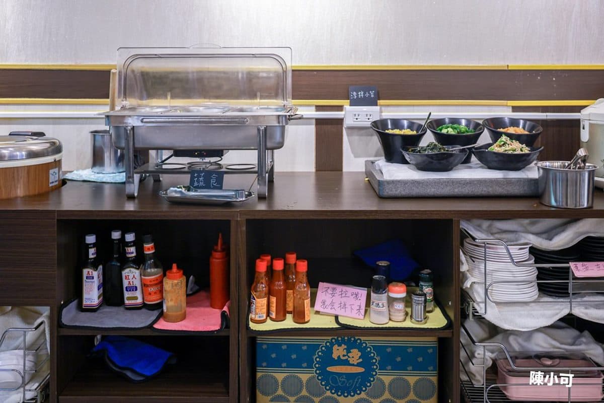 200元開吃牛排+自助吧!新北高CP值隱藏牛排店,滷肉飯、蔬菜、濃湯吃到飽 200元開吃牛排+自助吧!新北高CP值隱藏牛排店,滷肉飯、蔬菜、濃湯吃到飽