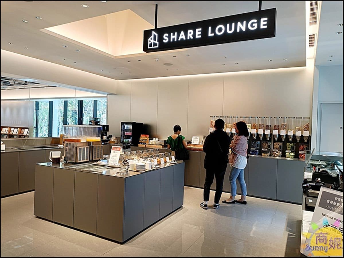 最低180元起!「台中室內景點」零食、麵包、飲料吃到飽,再附插座+書籍 最低180元起!「台中室內景點」零食、麵包、飲料吃到飽,再附插座+書籍