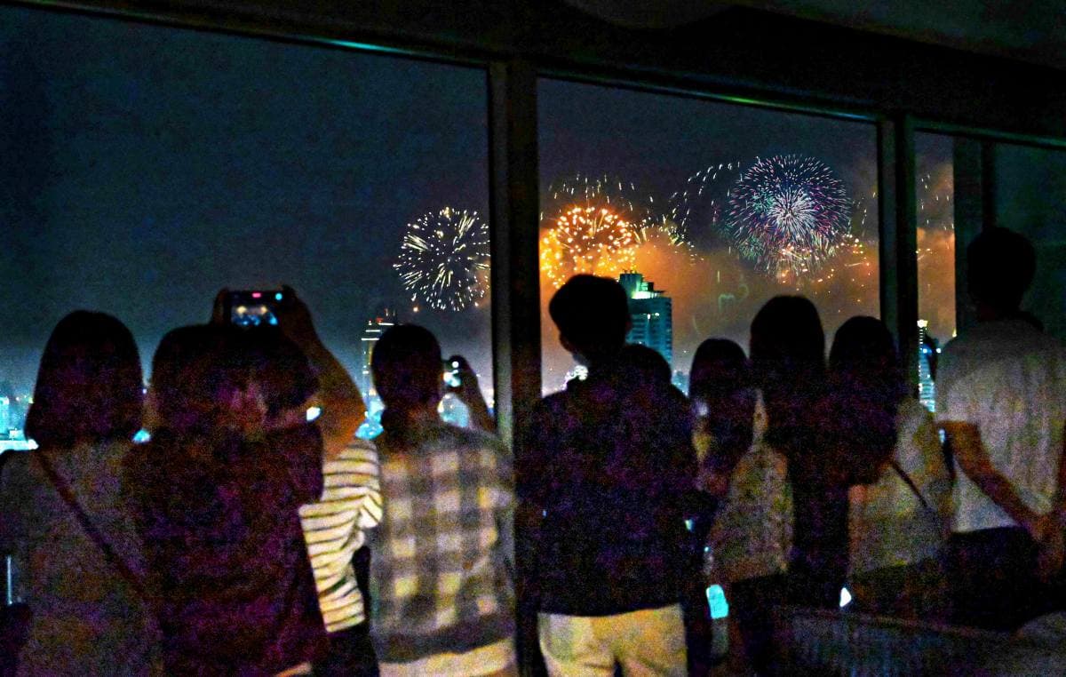 來飯店過節最浪漫!入住送聖誕季門票,加碼「南部最高火鍋」跨年 來飯店過節最浪漫!入住送聖誕季門票,加碼「南部最高火鍋」跨年
