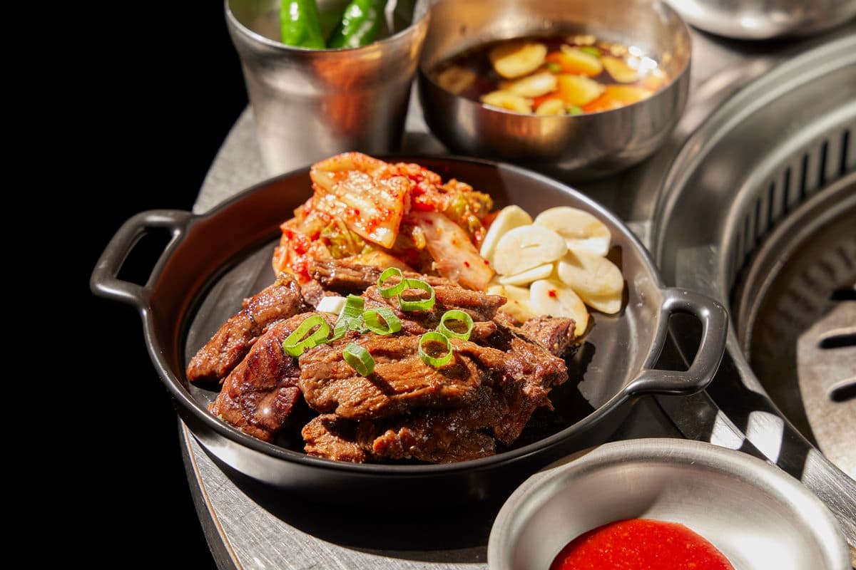 限時1天免費喝到飽!「新村站著吃烤肉」3店將開幕,2層樓亮點一次看 限時1天免費喝到飽!「新村站著吃烤肉」3店將開幕,2層樓亮點一次看