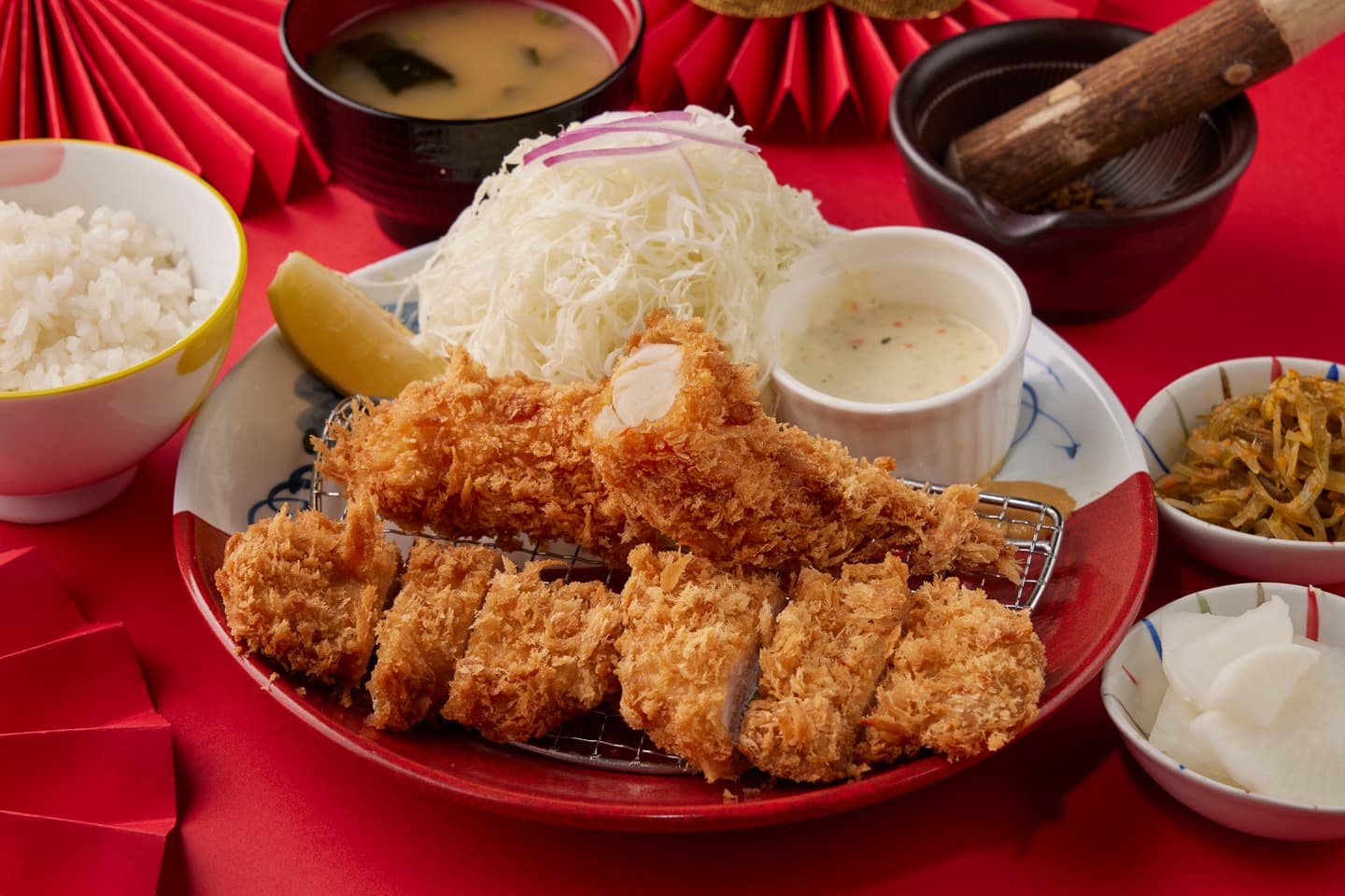 送酥炸大牡蠣!290元起爽嗑「銀座杏子豬排」,白飯、湯品、高麗菜無限續 送酥炸大牡蠣!290元起爽嗑「銀座杏子豬排」,白飯、湯品、高麗菜無限續