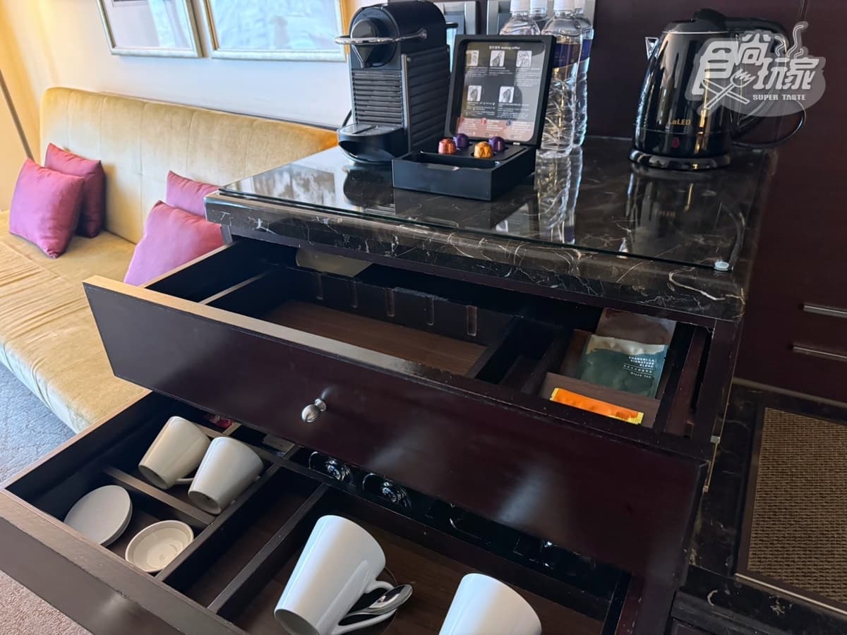 調酒無限暢飲、免排隊吃輕奢早餐!入住「府城最高樓飯店」豪華閣開箱 調酒無限暢飲、免排隊吃輕奢早餐!入住「府城最高樓飯店」豪華閣開箱