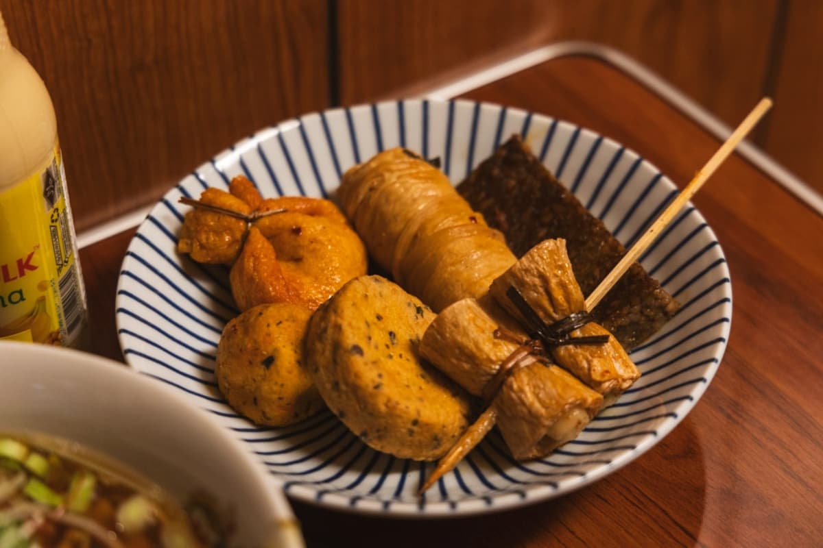台南隱藏版「素食拉麵」爆紅!擔擔麵、柚子胡椒拉麵招牌必吃,一秒穿梭昭和時代 台南隱藏版「素食拉麵」爆紅!擔擔麵、柚子胡椒拉麵招牌必吃,一秒穿梭昭和時代