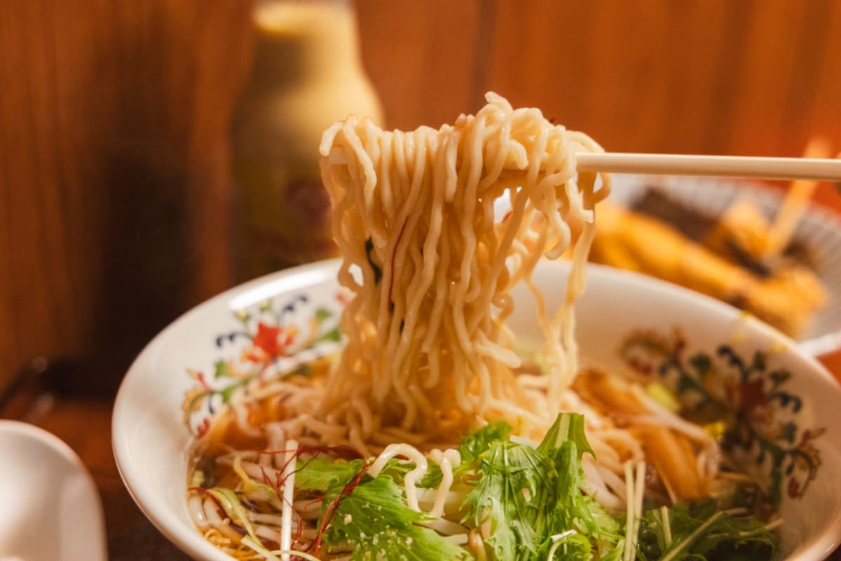 台南隱藏版「素食拉麵」爆紅!擔擔麵、柚子胡椒拉麵招牌必吃,一秒穿梭昭和時代 台南隱藏版「素食拉麵」爆紅!擔擔麵、柚子胡椒拉麵招牌必吃,一秒穿梭昭和時代