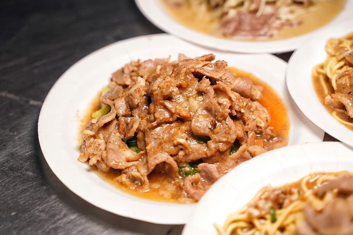 10元就能爽喝羊肉湯!桃園炒羊肉深夜食堂,獨門沙茶醬鹹香唰嘴 10元就能爽喝羊肉湯!桃園炒羊肉深夜食堂,獨門沙茶醬鹹香唰嘴
