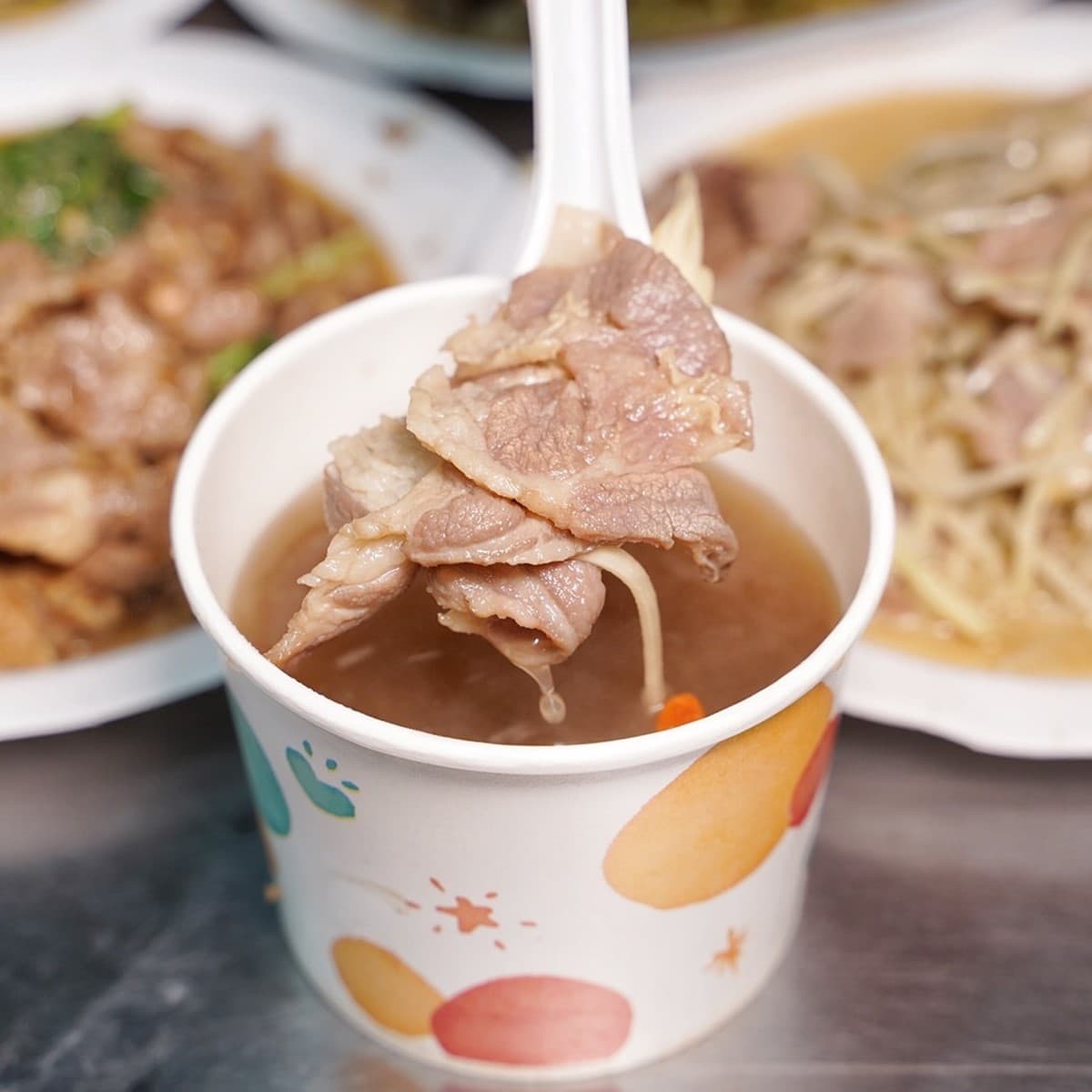 10元就能爽喝羊肉湯!桃園炒羊肉深夜食堂,獨門沙茶醬鹹香唰嘴 10元就能爽喝羊肉湯!桃園炒羊肉深夜食堂,獨門沙茶醬鹹香唰嘴